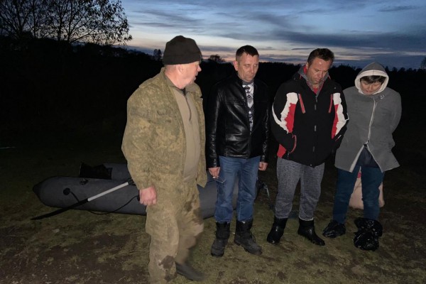 В Смоленской области иностранцы пытались проникнуть в Россию на надувной лодке