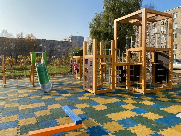 В Смоленске готовят к открытию детский игровой комплекс