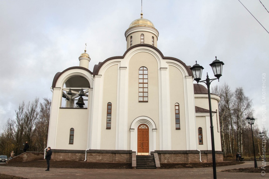 В Соловьиной роще в Смоленске освятили новый храм