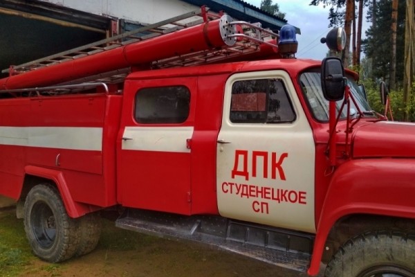 В Ярцевском районе добровольцев привлекли к тушению пожара 