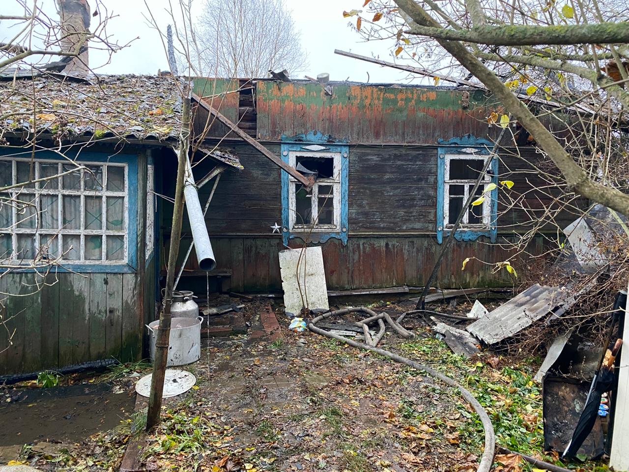 В Смоленском районе вспыхнул жилой дом
