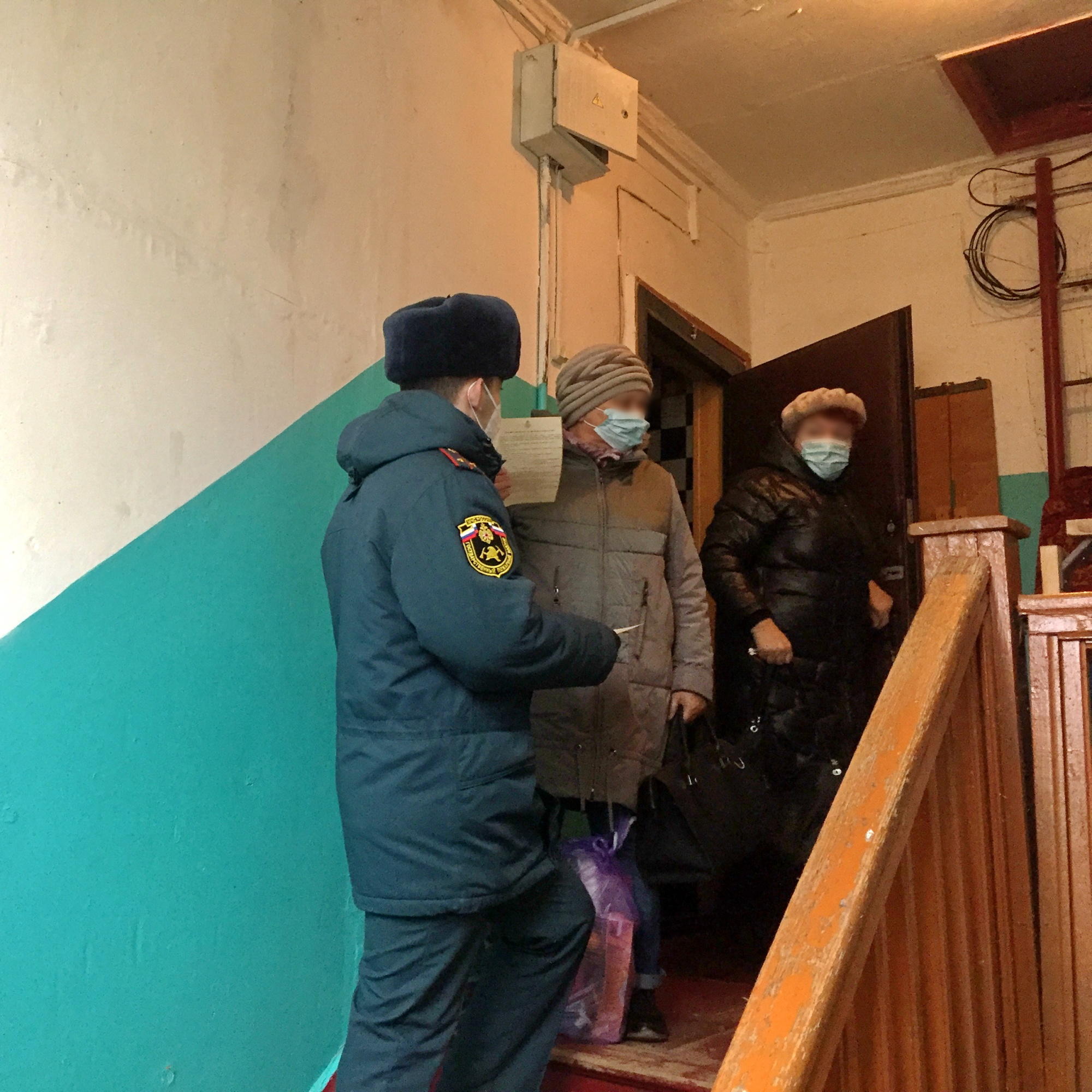 В Смоленске сотрудники МЧС проводят рейды в многоквартирных домах
