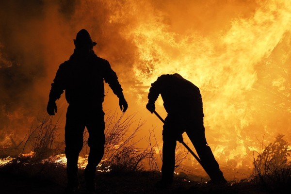 Смоленских добровольцев дважды за неделю привлекли к тушению пожаров