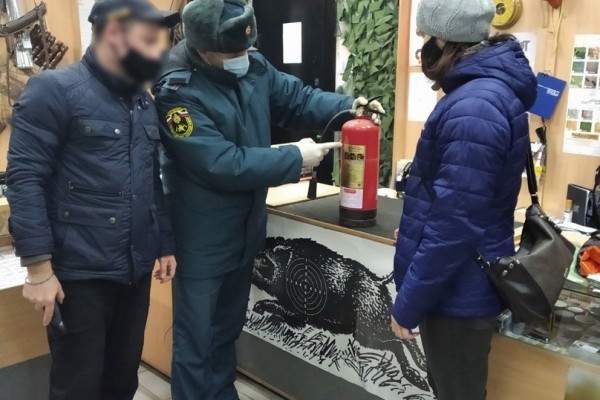В Смоленске прошли рейды по профилактике пожаров на объектах торговли