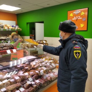 В Смоленске прошли рейды по профилактике пожаров на объектах торговли