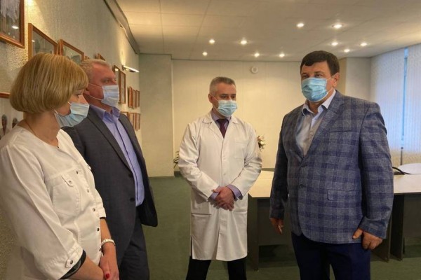 Игорь Ляхов оказал поддержку Смоленской областной клинической больнице