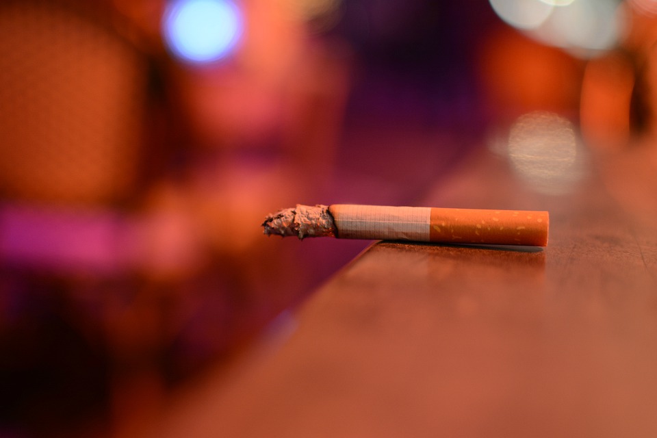 В Ярцеве неосторожное курение могло привести к трагедии
