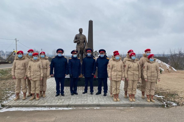 Смоленские следователи почтили память Неизвестного солдата