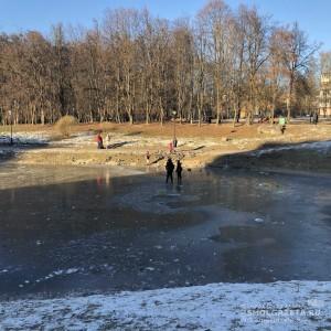 Спасатели проверили толщину льда на озёрах Смоленска