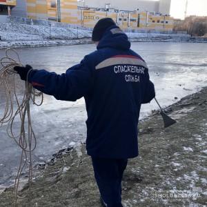 Спасатели проверили толщину льда на озёрах Смоленска