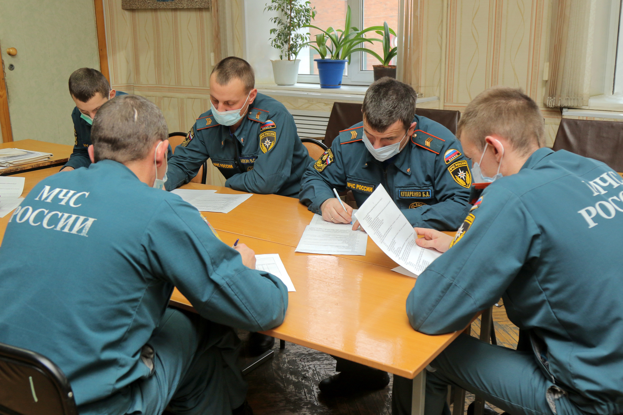 В Смоленской области сотрудники МЧС написали юбилейный диктант