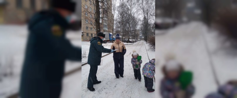 Смоленским семьям напомнили о пожарной безопасности в новогодние праздники