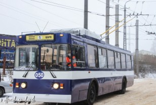 В Смоленске вышел на линию первый троллейбус, привезенный из Москвы