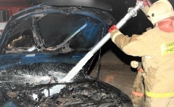 На улице Пригородной в Смоленске загорелся автомобиль «Kia»