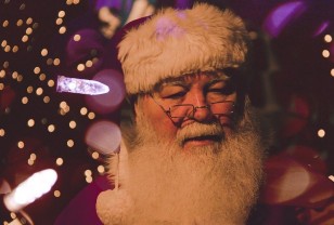 Дети Смоленской области могут бесплатно позвонить Деду Морозу и Снегурочке