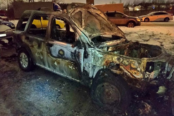 В Новосельцах кроссовер «Land Rover Freelander» сгорел дотла