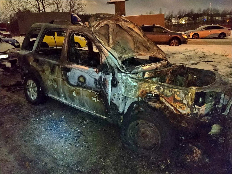 В Новосельцах кроссовер «Land Rover Freelander» сгорел дотла