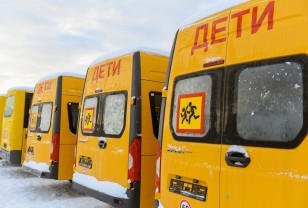 Смоленские школы получили 26 новых автобусов