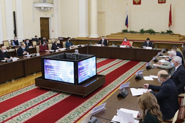В Смоленске прошли депутатские слушания по ситуации с COVID-19