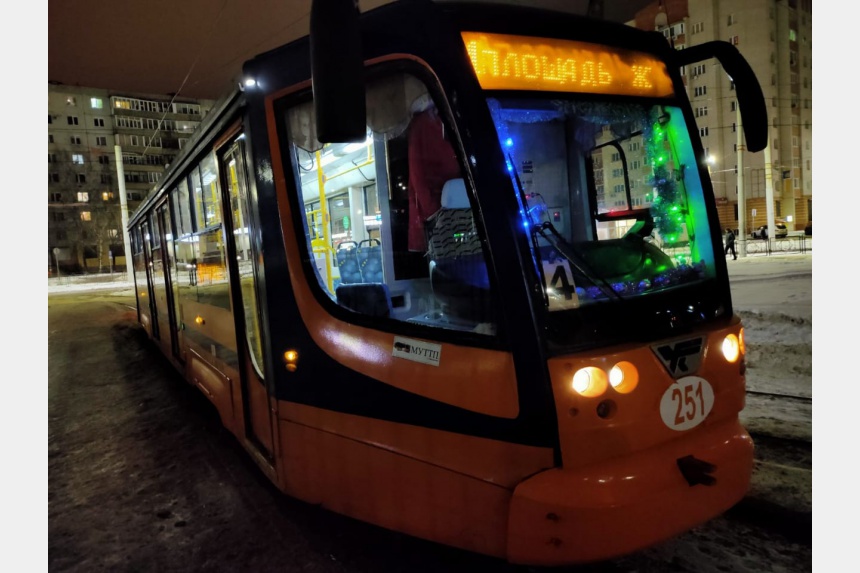 Трамвай № 2 будет ходить в Смоленске всю новогоднюю ночь