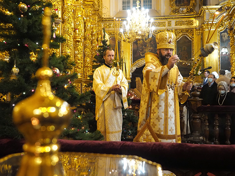 В Смоленском Свято-Успенском соборе прошла Рождественская Божественная литургия