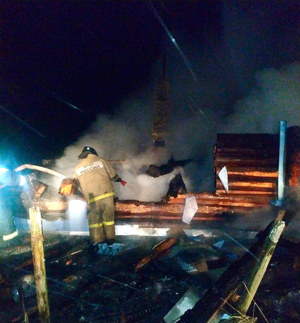 В Руднянском районе в сгоревшем доме обнаружили тело пенсионерки