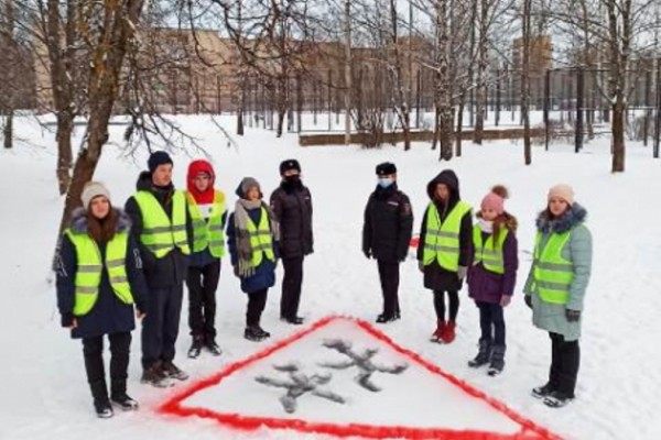 В Смоленске прошла акция «Граффити на снегу»