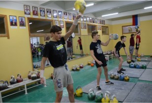 В Смоленске прошло открытое первенство города по гиревому спорту