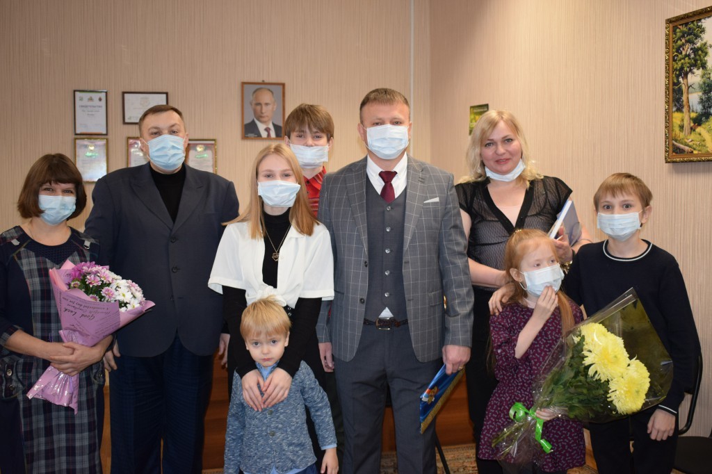В Смоленской области подвели итоги конкурсов для семей региона