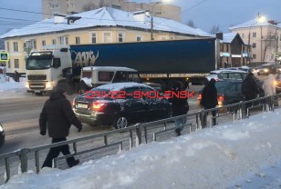 ДТП на улице Крупской в Смоленске парализовало движение