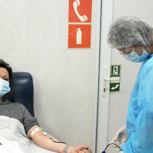Председатель Смоленского городского сдала кровь для лечения больных COVID-19