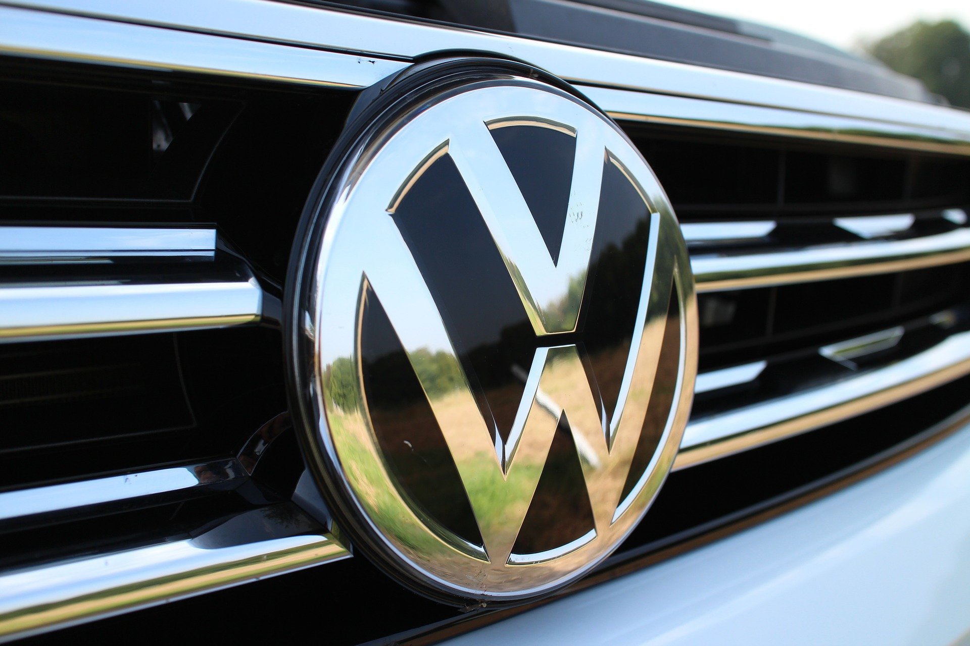 Акционерное общество приступило к оплате долга после ареста «Volkswagen» 