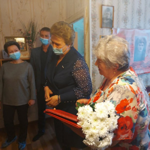 Участницу Великой Отечественной войны из Смоленска поздравили с 96-летием