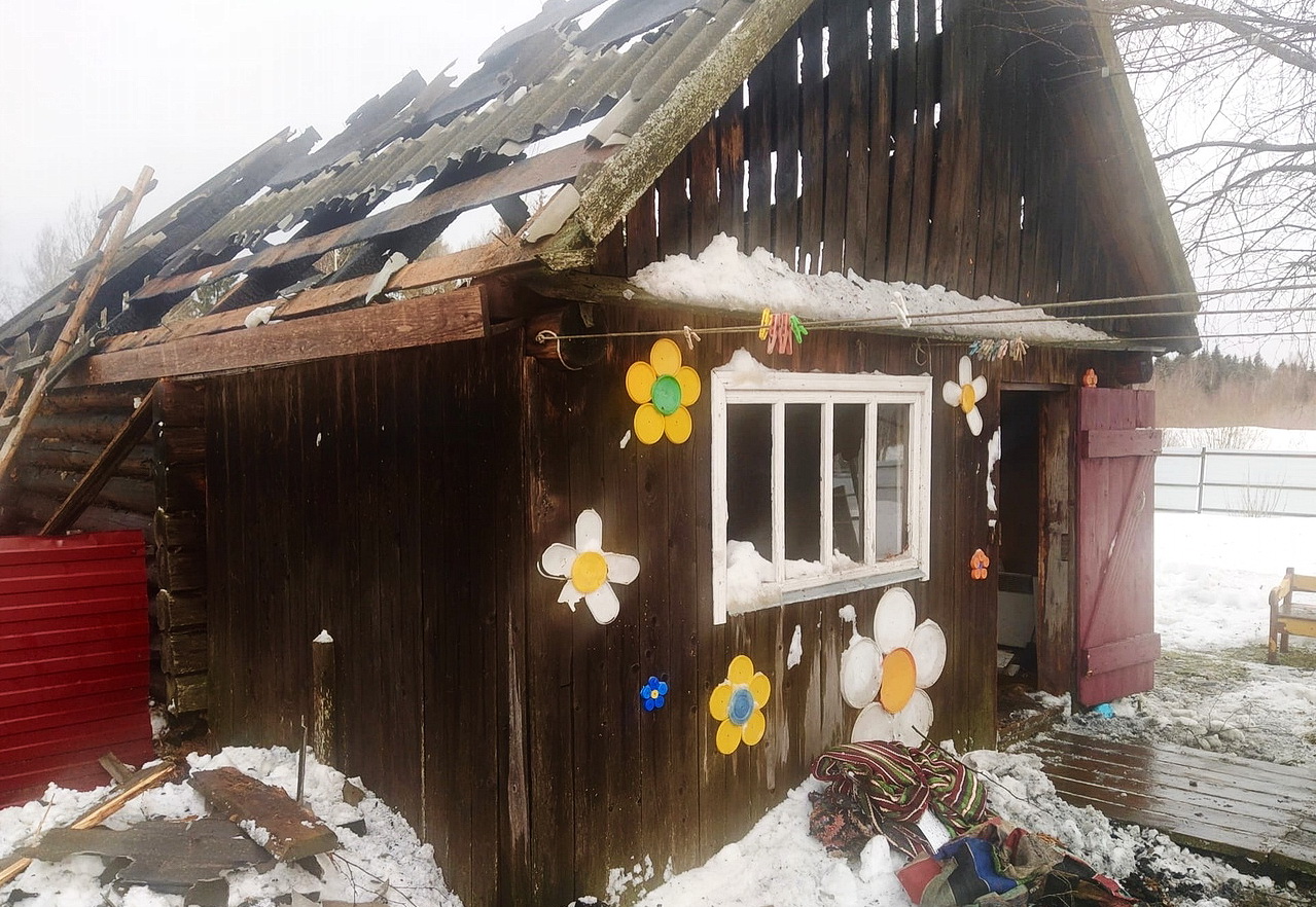 В Холм-Жирковском районе из-за неисправности печи горела баня