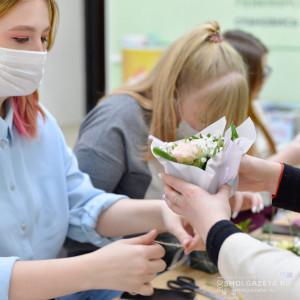 Смоленские волонтеры готовят поздравление с 8 марта для пациентов хосписа