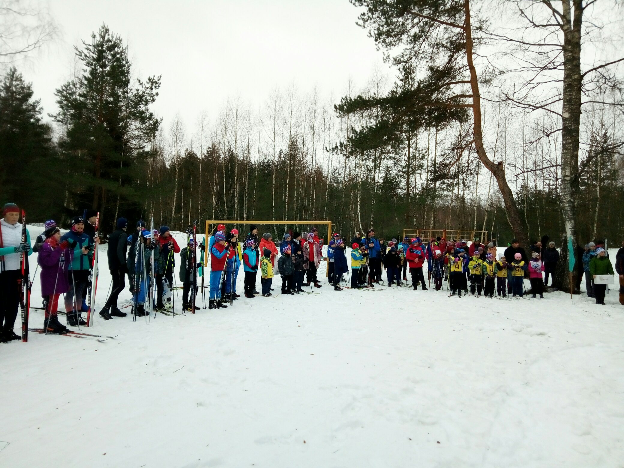 В городе Ярцево прошла лыжная гонка памяти Валерия Петрова 