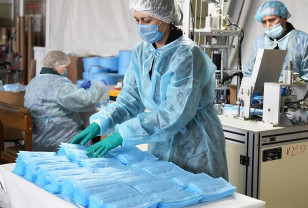 На Смоленщине 30 предприятий наладили производство масок в период пандемии COVID-19