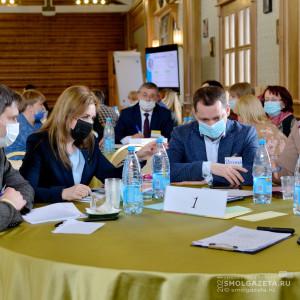 В Смоленске проходит семинар по обучению наблюдателей на предстоящих выборах в Госдуму