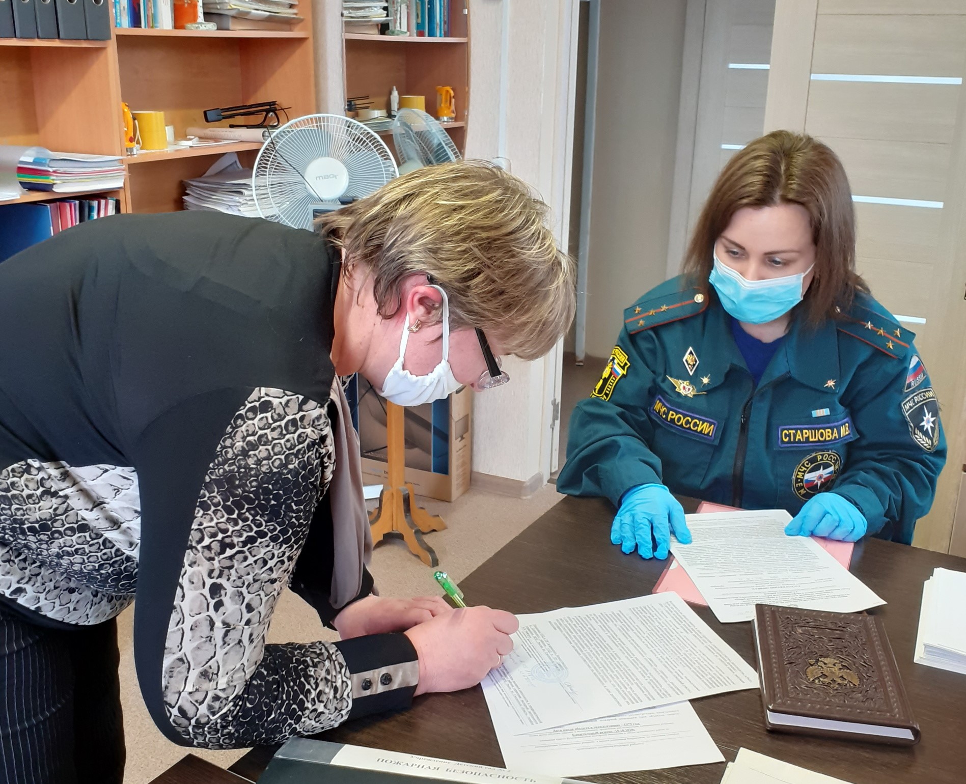 Сотрудники МЧС проверили пожарную безопасность детского сада в Сычевке