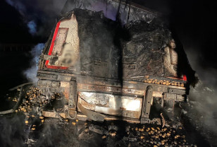 На дороге в Починковском районе загорелась фура