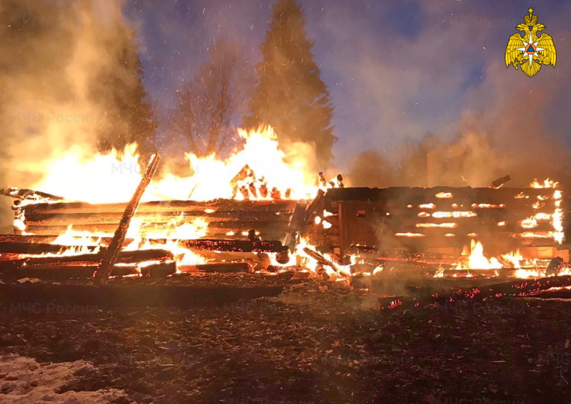 В Починковском районе сгорел жилой дом
