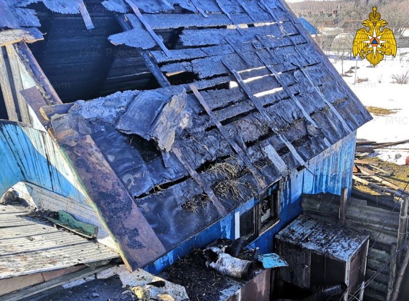 В Кардымовском районе в деревне Шокино горел сарай
