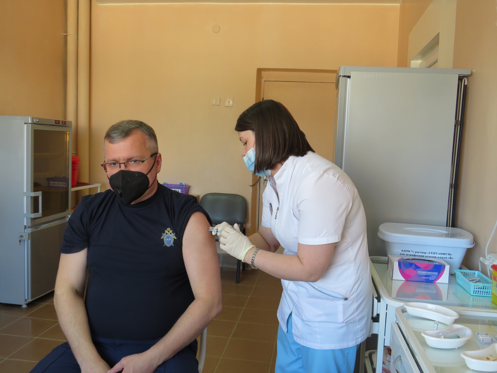 В Смоленске сотрудники Следственного комитета проходят вакцинацию от коронавируса