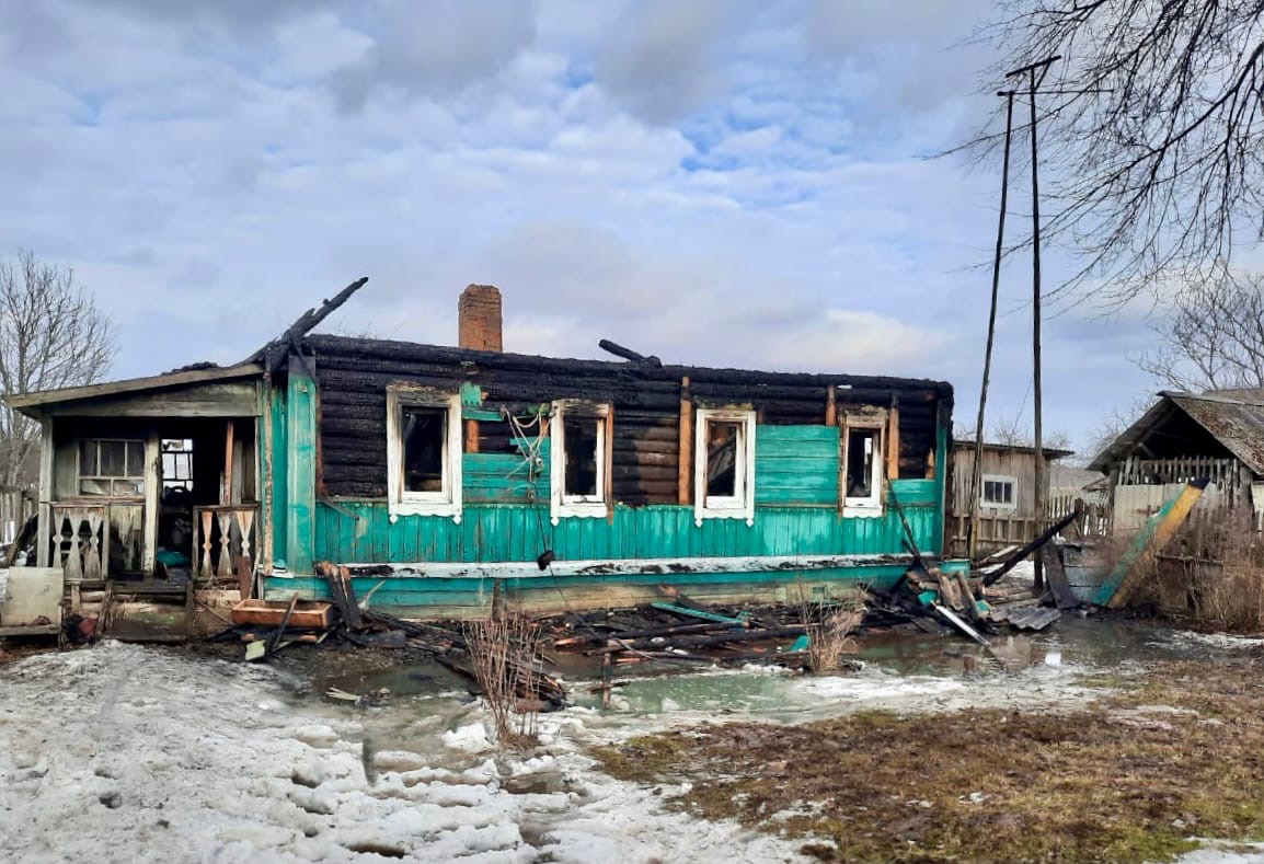 В Смоленской области за сутки чуть не сгорели два жилых дома