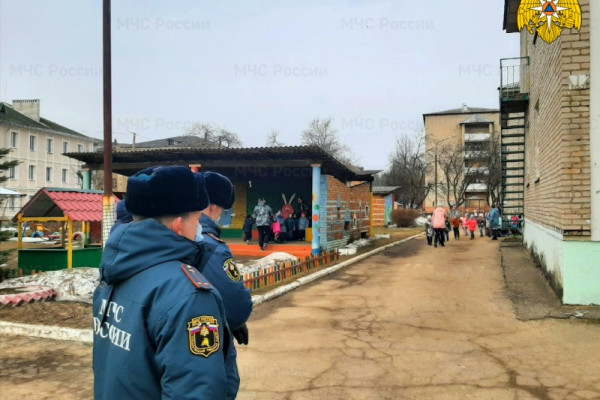 В Ярцеве в детском саду №9 провели учебную эвакуацию