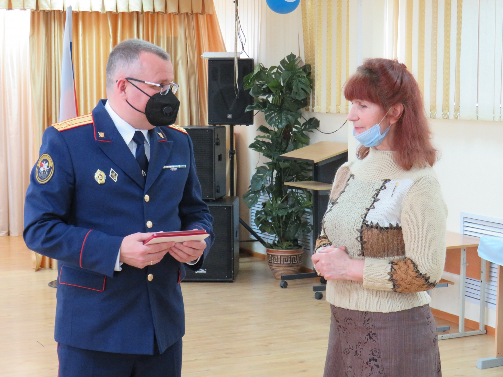 В Смоленске дочери ветерана Великой Отечественной войны вручили памятную медаль