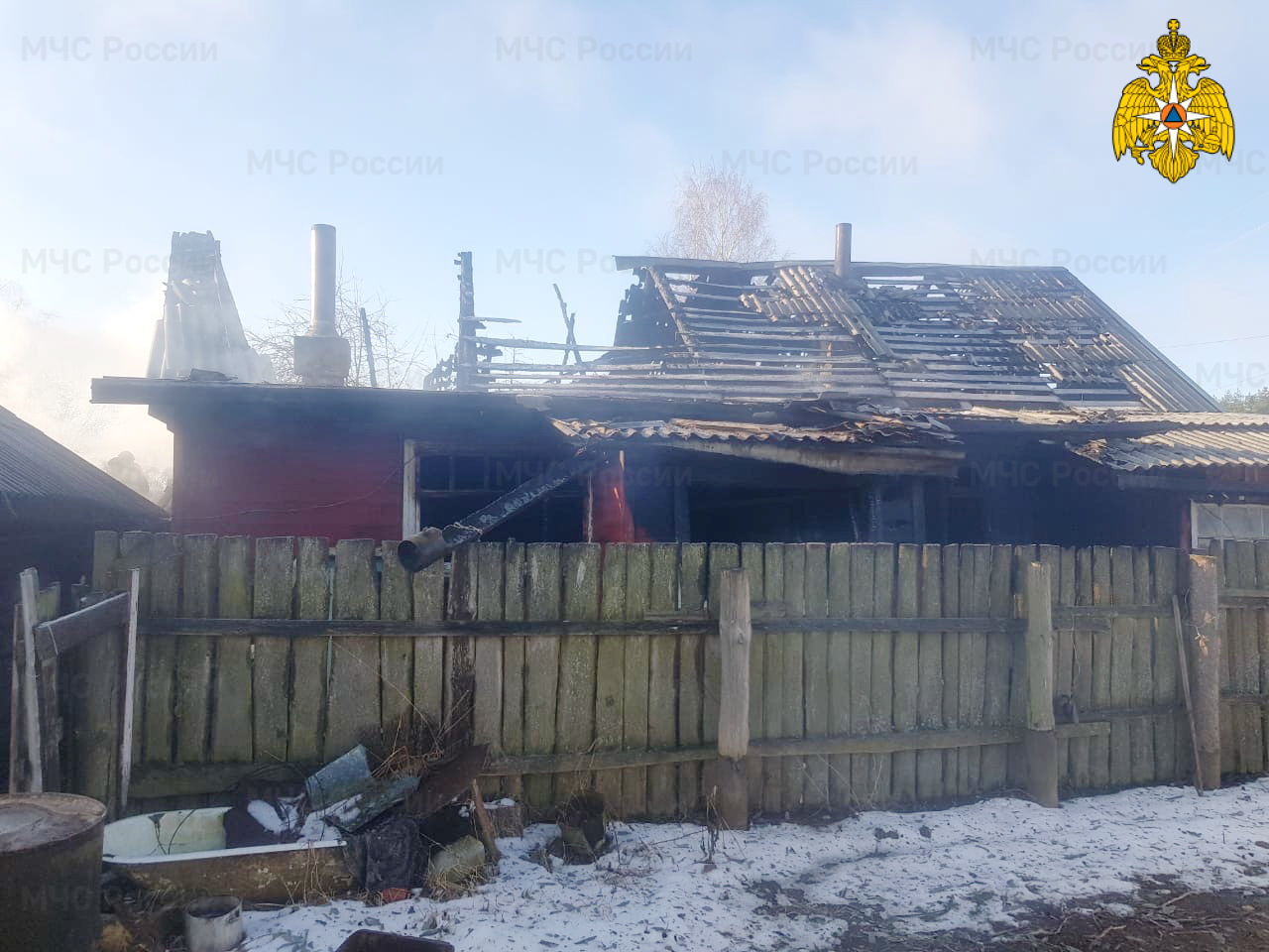 86-летняя смолянка спаслась из охваченного пламенем дома в Сычевке