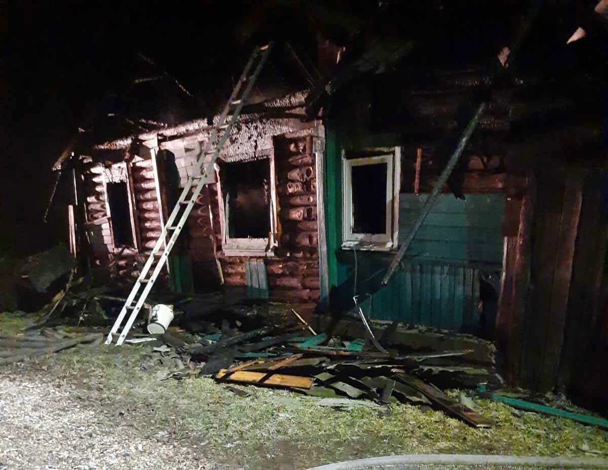 В Смоленской области ночью горели два жилых дома