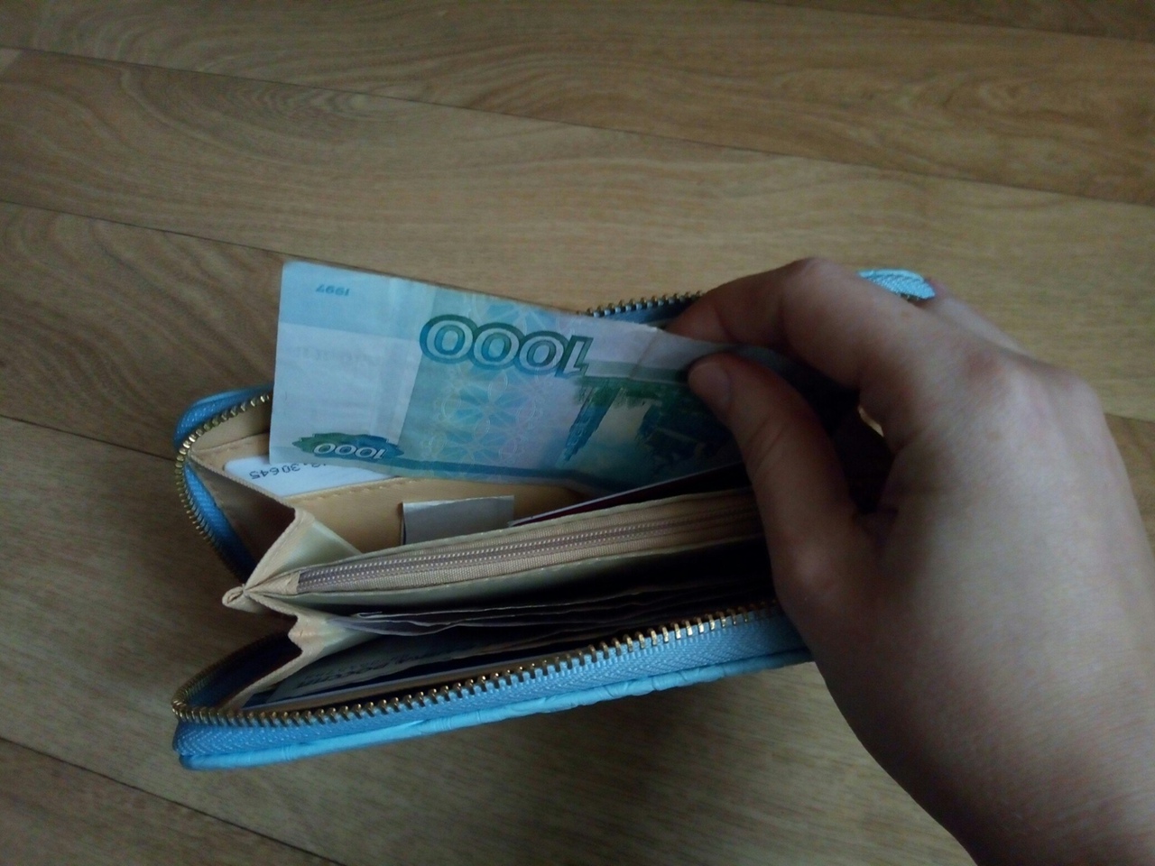 В одном из супермаркетов Сафонова у пенсионерки украли кошелёк