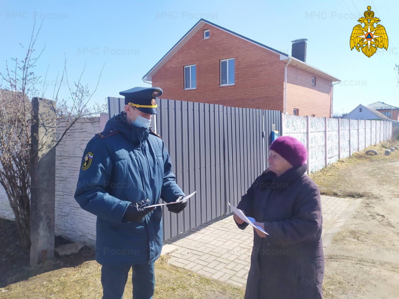 Жителям Ярцева напомнили о правилах пожарной безопасности